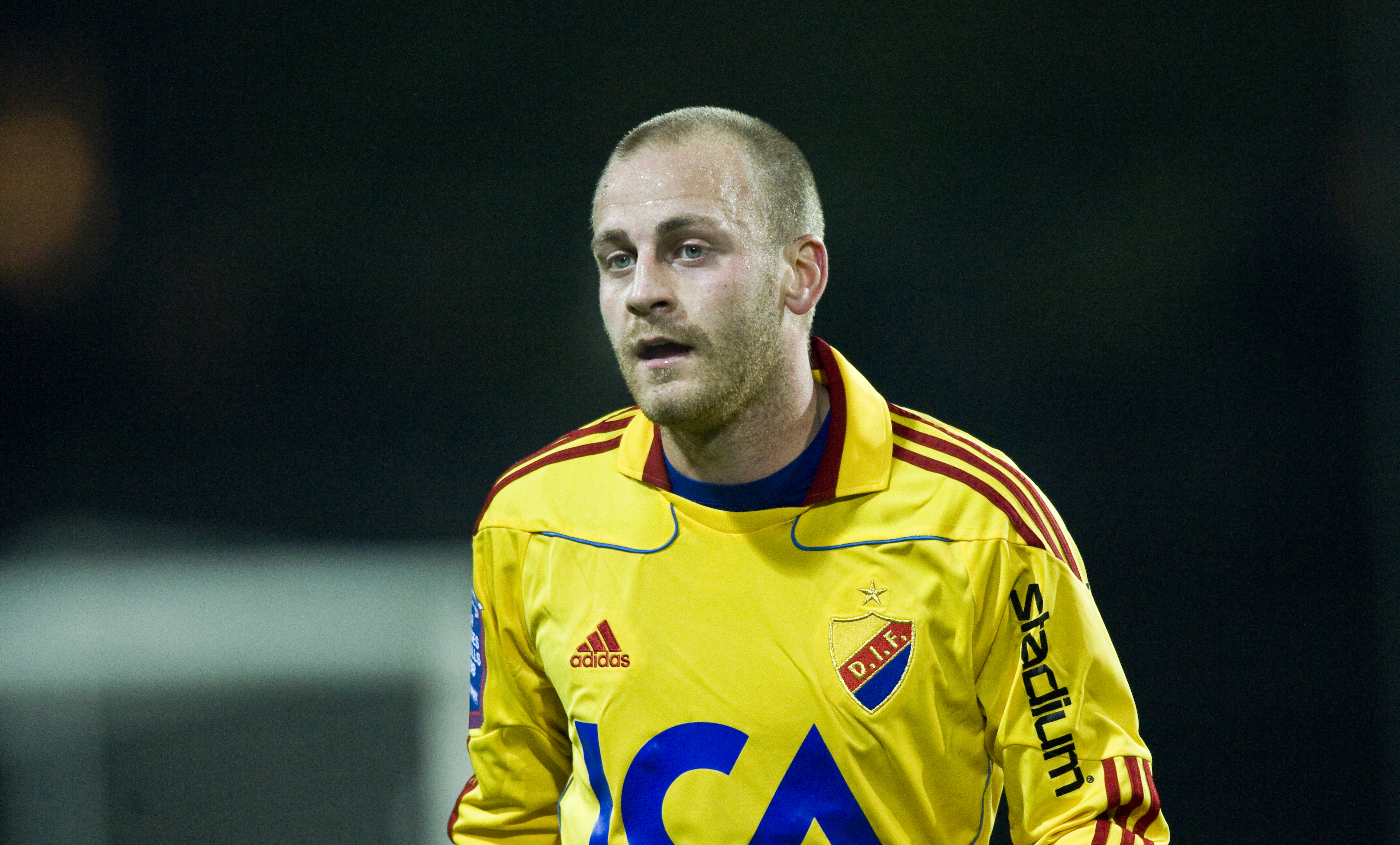 Totalt har Sjölund gjort 27 mål och 30 assist på 205 matcher.